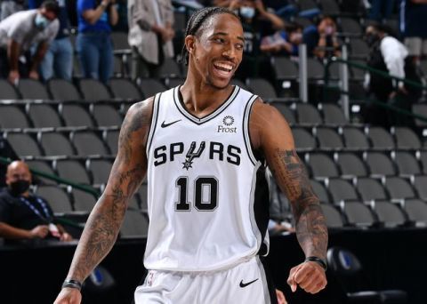  德罗赞准绝杀国王马刺客场险胜保留附加赛希望