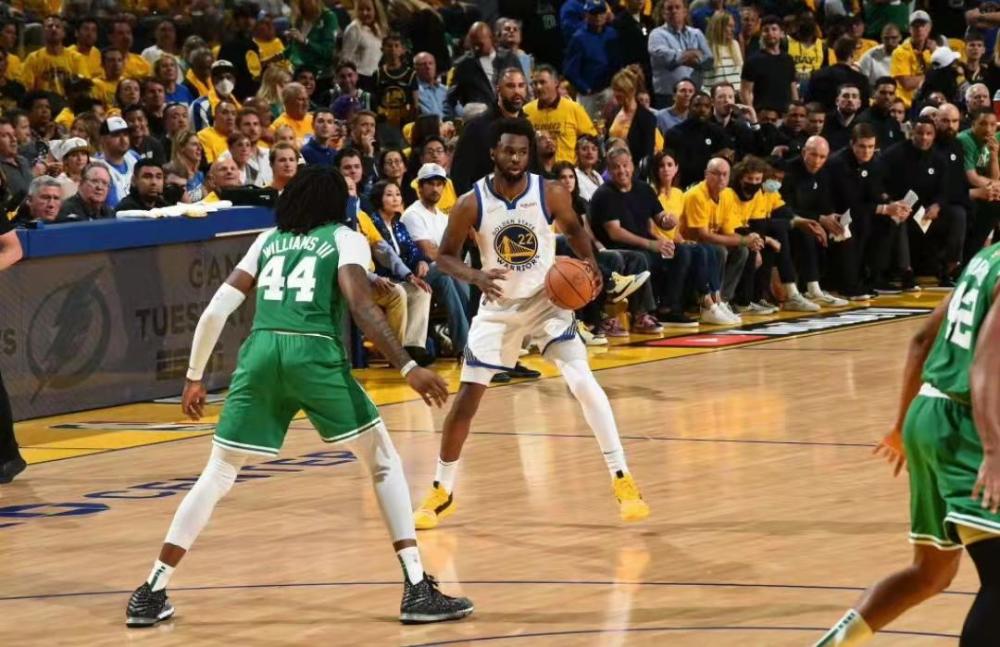  纽卡斯尔联攻防俱佳，喜鹊军团展翅高飞冲欧战